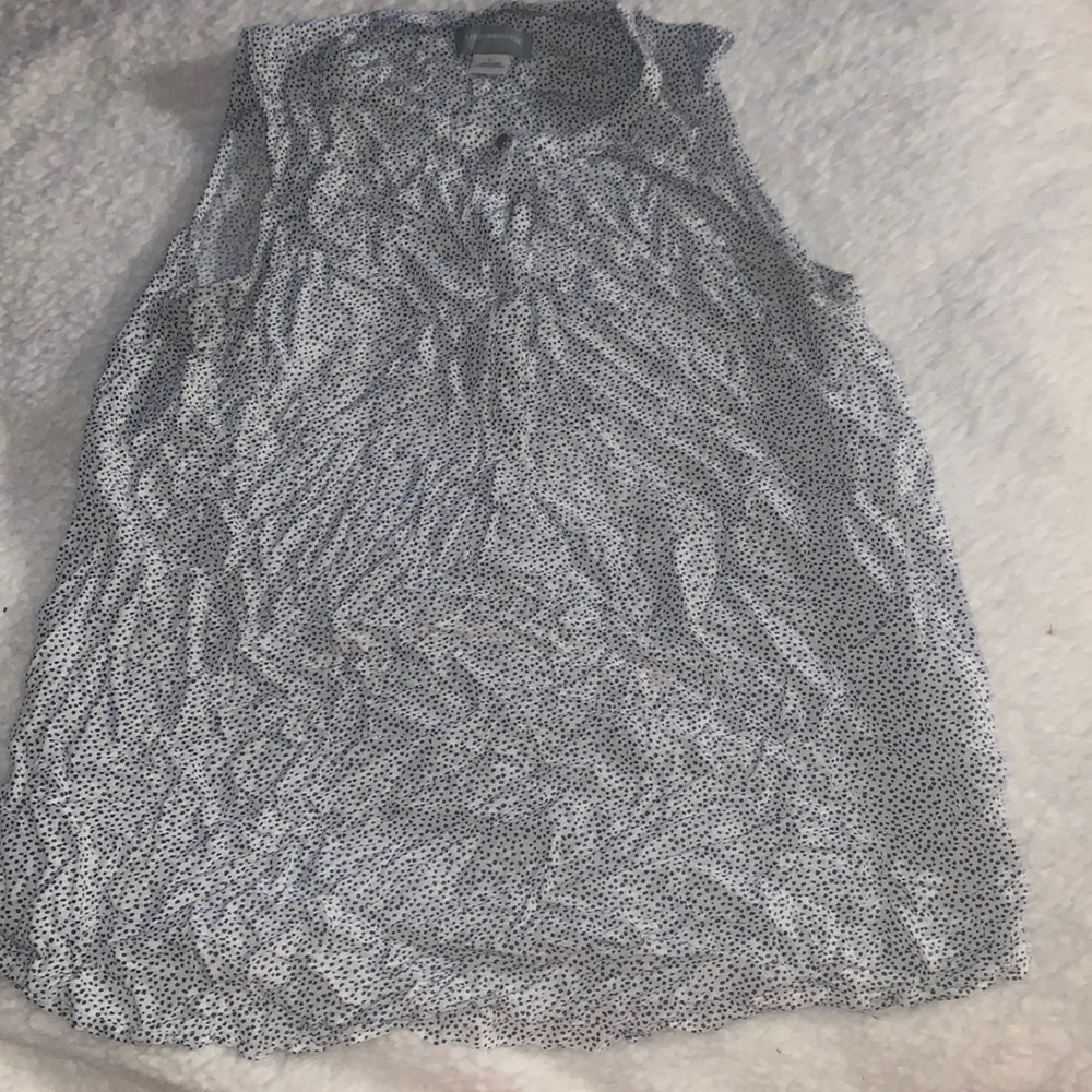 Sleeveless blouse